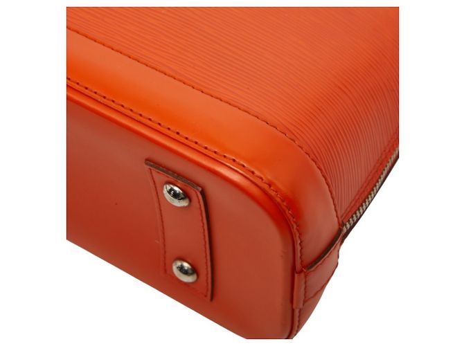 Borsa a mano e a tracolla Louis Vuitton Epi Alma BB Arancione - vista 7