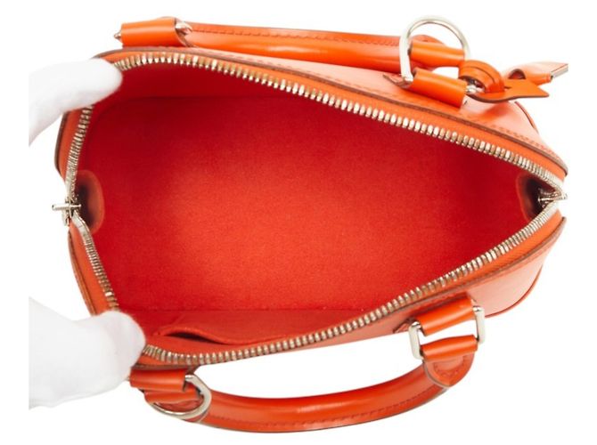 Borsa a mano e a tracolla Louis Vuitton Epi Alma BB Arancione - vista 9