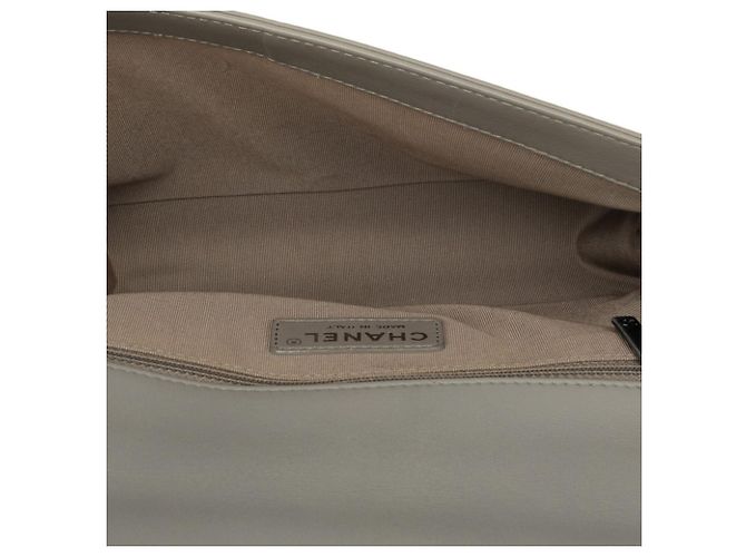 Borsa a tracolla con catena Chanel Coco Mark Boy Matelassé Beige - vista 4