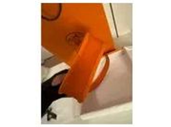Borsa a tracolla Hermès Evelyne in pelle arancione - vista 2