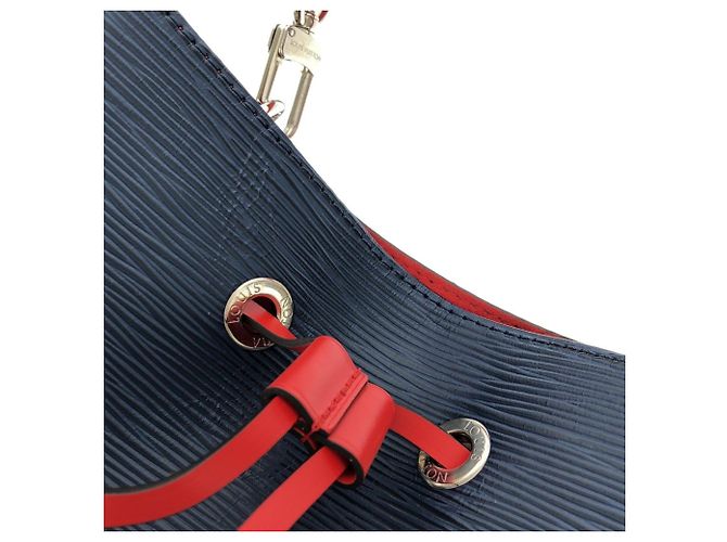 Néonoé Borsa a tracolla Louis Vuitton Epi Neo Noe Blu Blu scuro - vista 4