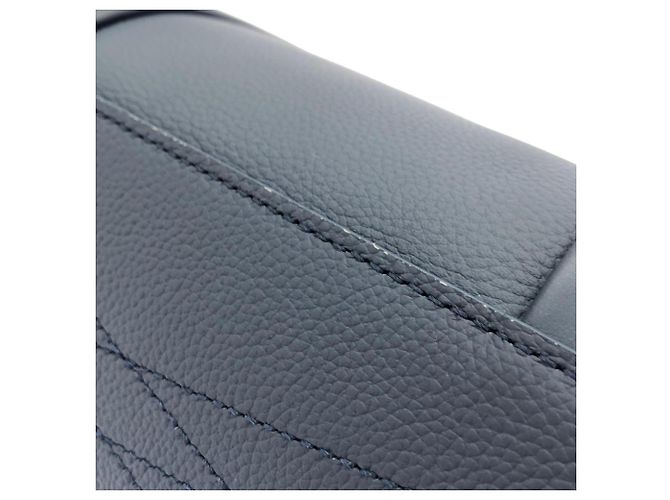 Borsa a mano Louis Vuitton LV Aerogram Takeoff Tote Blu navy - vista 3