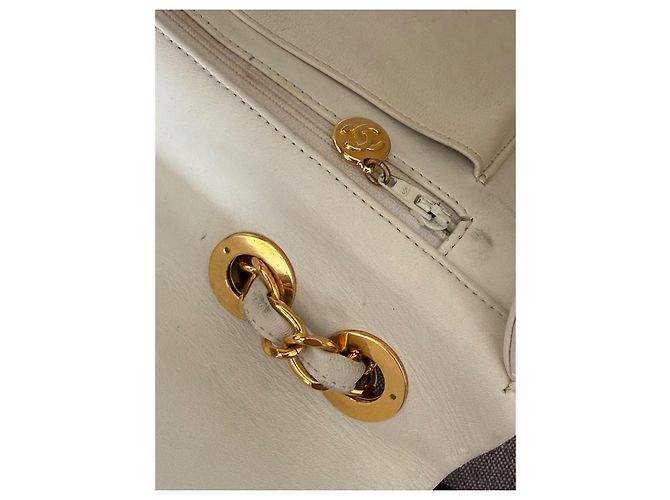 Timeless Chanel Classic Flap Maxi Jumbo in pelle bianca Bianco - vista 16