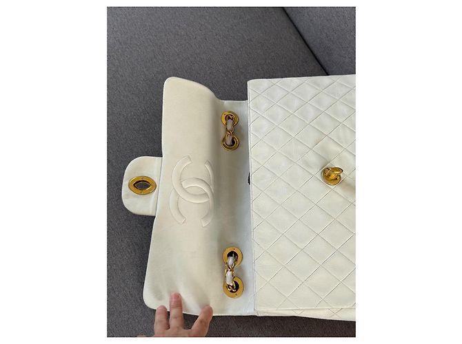 Timeless Chanel Classic Flap Maxi Jumbo in pelle bianca Bianco - vista 8
