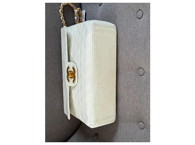 Timeless Chanel Classic Flap Maxi Jumbo in pelle bianca Bianco - vista 9