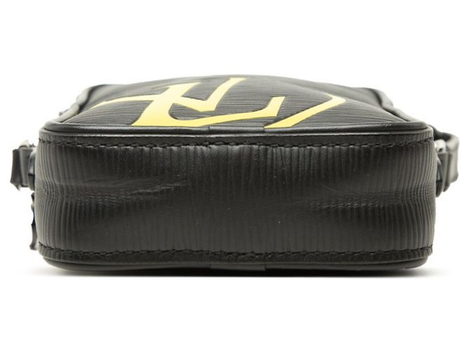 Borsa a tracolla Louis Vuitton Epi LV Circle Danube PM Nero - vista 3