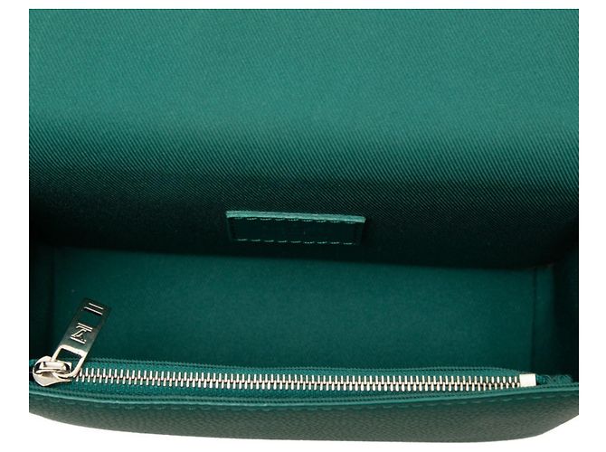 Louis Vuitton Schultertasche aus grünem Leder - Ansicht 4