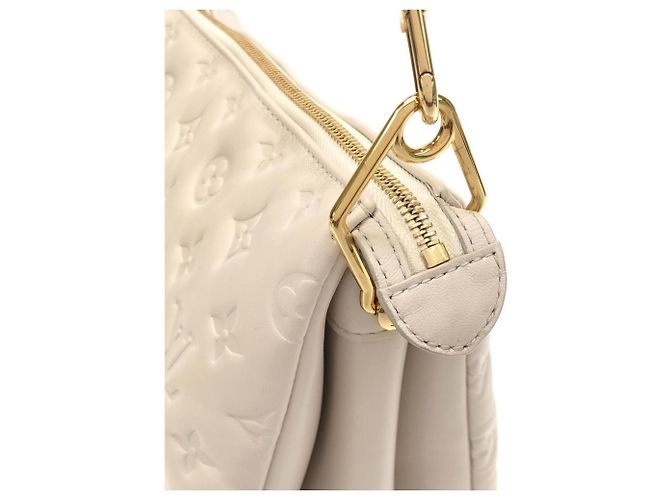 Borsa a tracolla Louis Vuitton Coussin PM Beige - vista 3