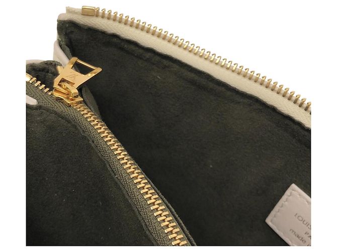 Borsa a tracolla Louis Vuitton Coussin PM Beige - vista 9