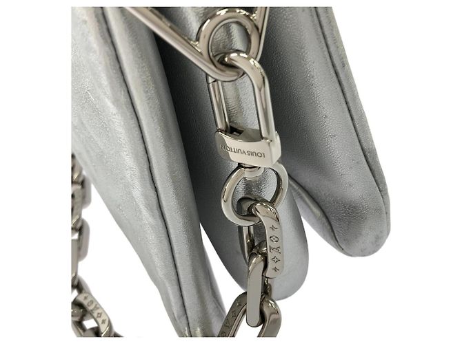Borsa a tracolla Louis Vuitton Coussin PM M57913 Argento - vista 6