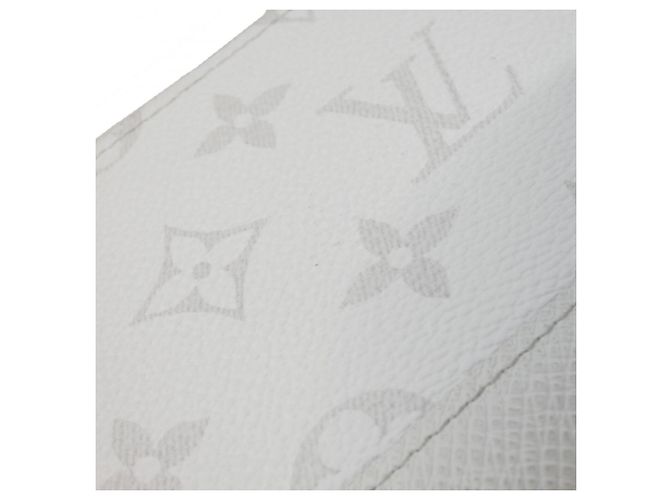 Cartera Zippy Louis Vuitton Taiga Rama Blanco - vista 3