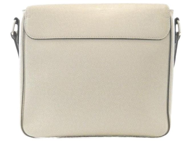 Borsa a tracolla Louis Vuitton Taiga Roman PM M32733 - vista 2