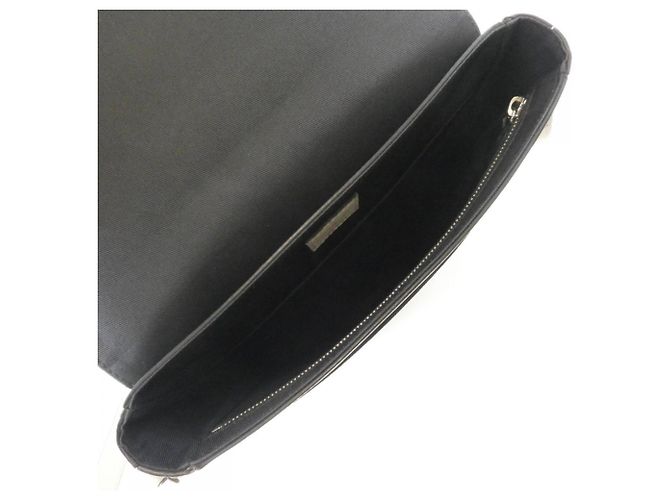 Borsa a tracolla Louis Vuitton Taiga Roman PM M32733 - vista 7