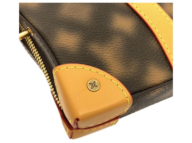 Louis Vuitton This Is Not Monogram Soft Trunk Shoulder Bag Marrone - vista 4