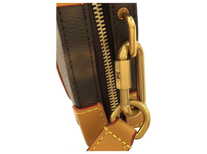 Louis Vuitton This Is Not Monogram Soft Trunk Shoulder Bag Marrone - vista 7