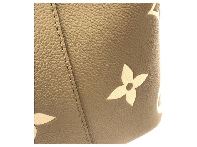 Néonoé Borsa a tracolla Louis Vuitton Bicolor Monogram Empreinte Neo Noe MM Grigio - vista 4