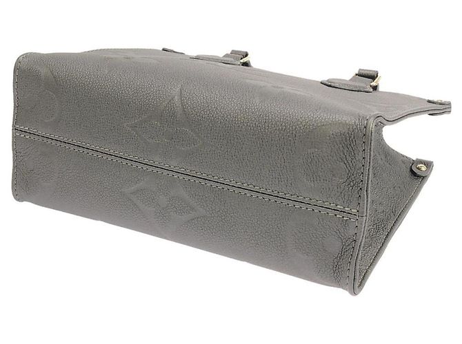 Borsa Louis Vuitton Monogram Empreinte OnTheGo PM Argento Metallico - vista 2