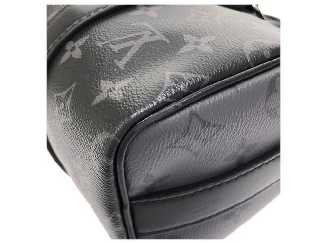 Louis Vuitton Monogram Eclipse Reverse Keepall Bandoulière 25cm Schwarz Grau - Ansicht 3