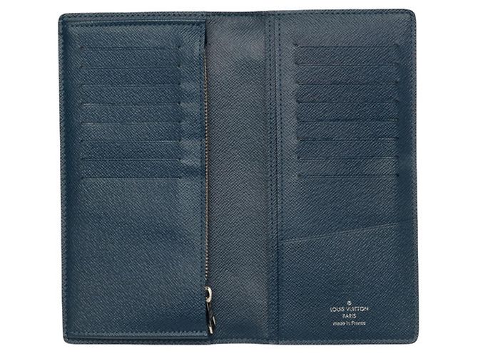 Louis Vuitton Taiga Portefeuille Brazza Long Wallet Blu navy - vista 4
