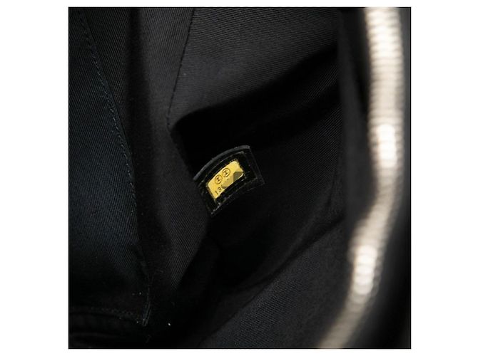 Sac à main cabas Chanel Matelassé en cuir verni noir - vue 6