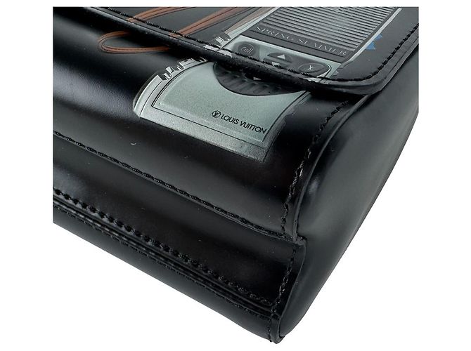 Bolsa de Ombro Louis Vuitton Twist PM Preto Multicor - vista 8