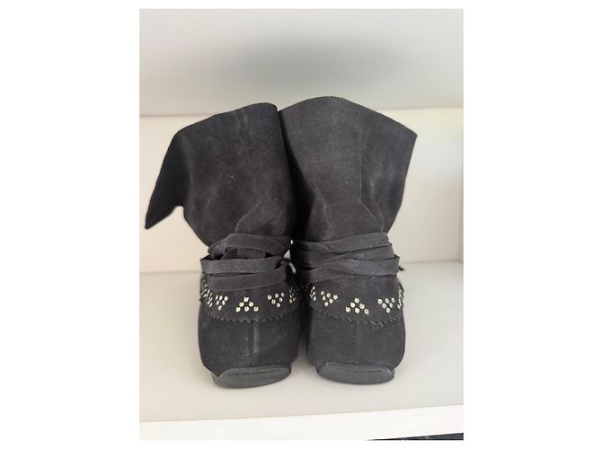 Stivaletti Isabel Marant in camoscio nero con borchie - vista 4