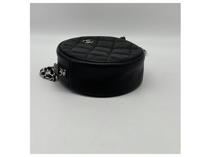 Chanel Handle with Care Round Vanity Case with Chain Quilted Caviar Small Nero - vista 3