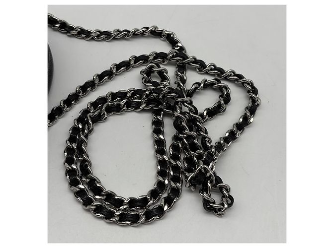 Chanel Handle with Care Round Vanity Case with Chain Quilted Caviar Small Nero - vista 6
