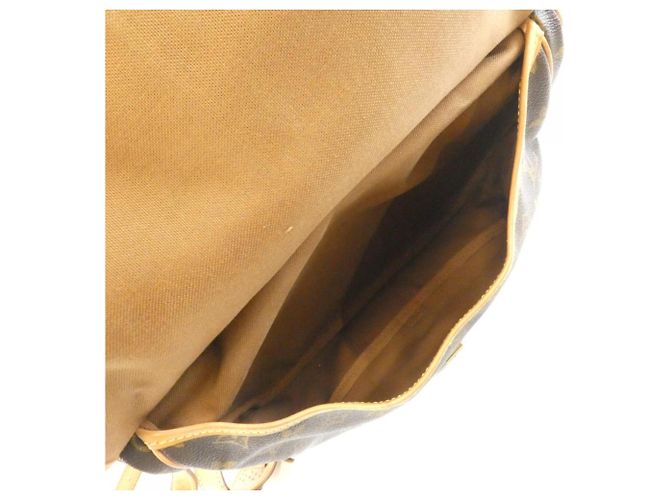 Borsa a tracolla Louis Vuitton Monogram Saumur Marrone - vista 9