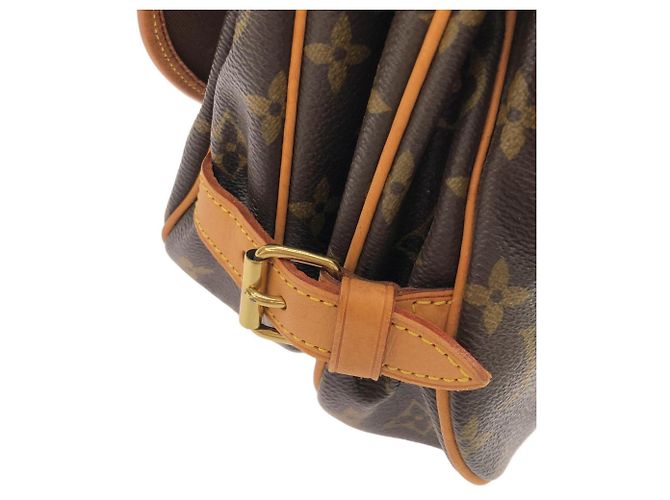 Borsa a tracolla Louis Vuitton Monogram Saumur Marrone - vista 3