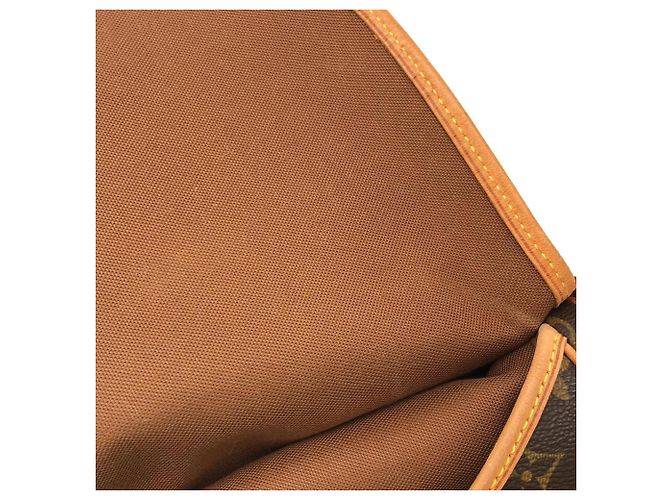 Borsa a tracolla Louis Vuitton Monogram Saumur Marrone - vista 9