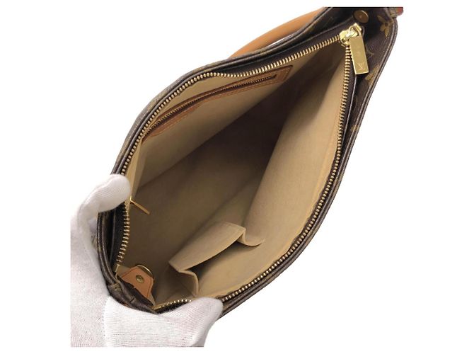 Borsa a tracolla Louis Vuitton Monogram Looping GM Marrone - vista 7
