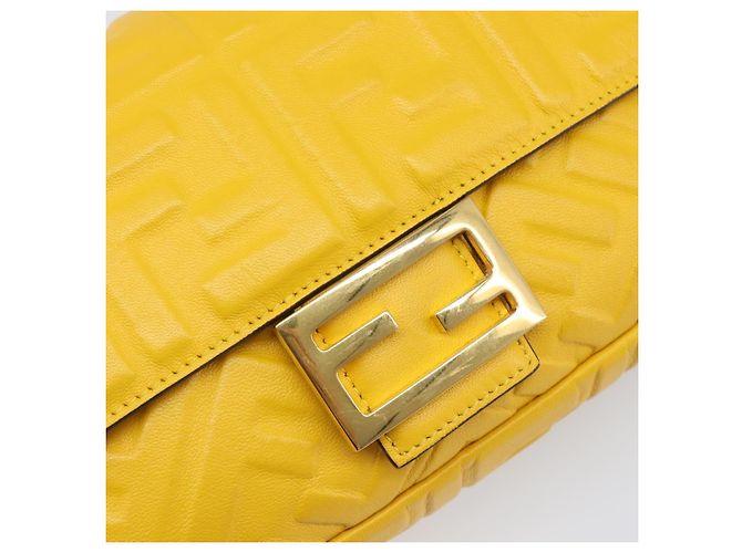 Borsa a spalla FENDI Zucca Mamma Baguette in pelle Gialla 8BR600 Auth yk20853SAM Giallo - vista 20