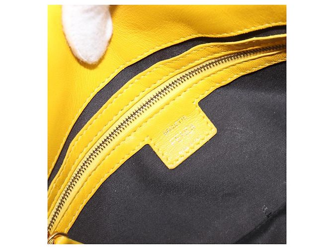 Borsa a spalla FENDI Zucca Mamma Baguette in pelle Gialla 8BR600 Auth yk20853SAM Giallo - vista 23