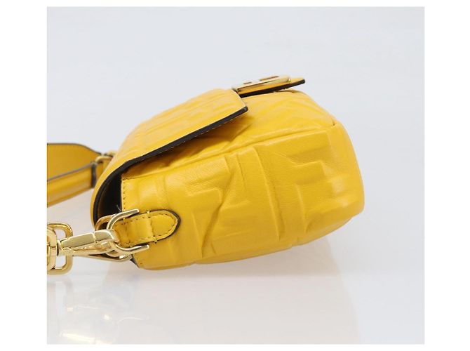 Borsa a spalla FENDI Zucca Mamma Baguette in pelle Gialla 8BR600 Auth yk20853SAM Giallo - vista 4