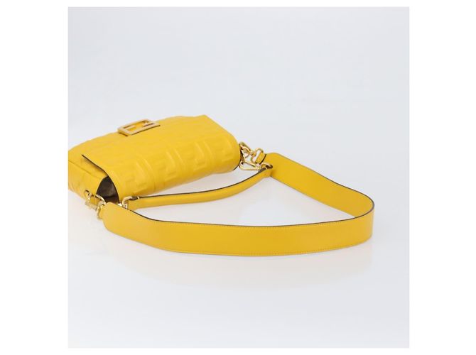 Borsa a spalla FENDI Zucca Mamma Baguette in pelle Gialla 8BR600 Auth yk20853SAM Giallo - vista 8