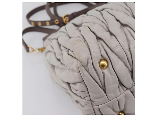 Borsa a mano Miu Miu Matelassé in pelle 2way Grigio Tono Oro Auth 199342A Marrone - vista 17