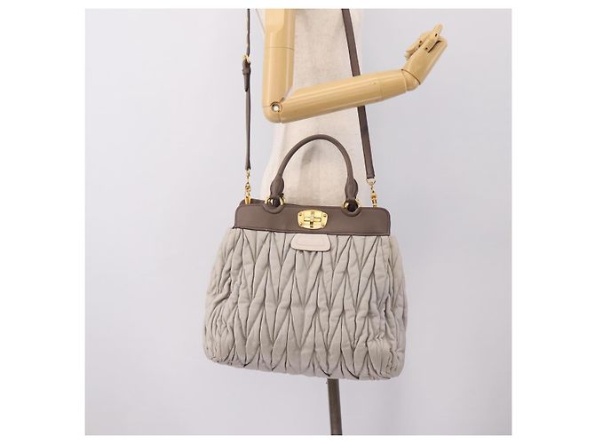 Borsa a mano Miu Miu Matelassé in pelle 2way Grigio Tono Oro Auth 199342A Marrone - vista 30