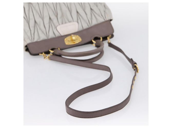 Borsa a mano Miu Miu Matelassé in pelle 2way Grigio Tono Oro Auth 199342A Marrone - vista 9
