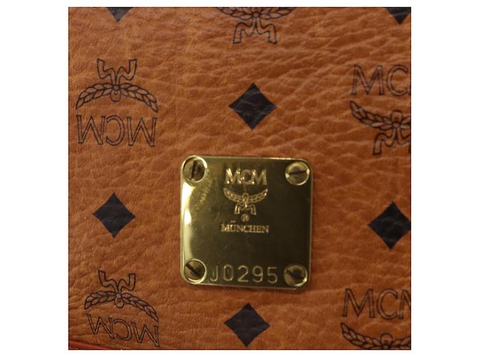 Borsa a tracolla MCM Vicetos in pelle marrone tono oro Auth BA15404 - vista 12