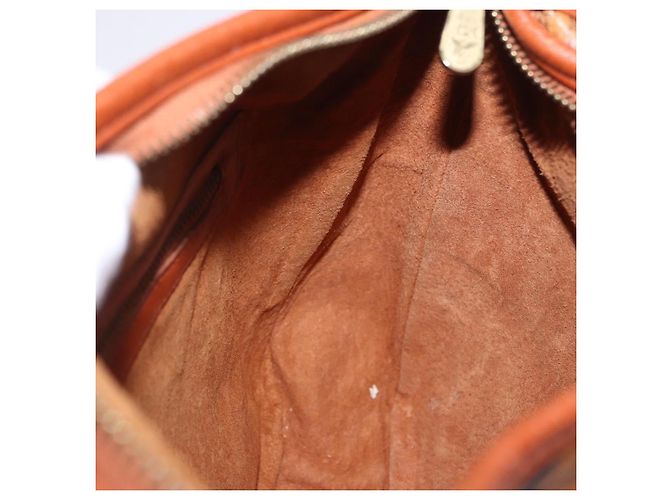 Borsa a tracolla MCM Vicetos in pelle marrone tono oro Auth BA15404 - vista 18