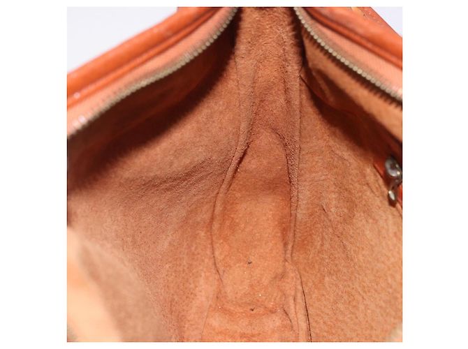 Borsa a tracolla MCM Vicetos in pelle marrone tono oro Auth BA15404 - vista 19