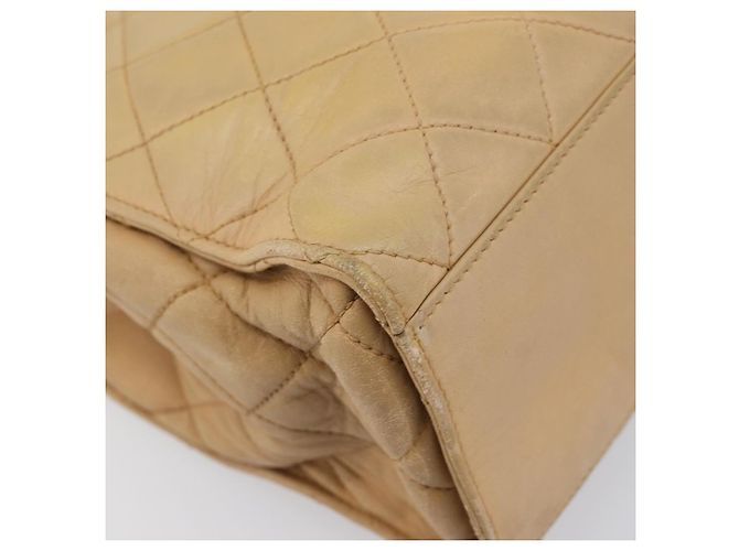 Borsa a tracolla CHANEL Matelasse in pelle d'agnello Beige Gold CC Auth bs36843 D'oro - vista 9