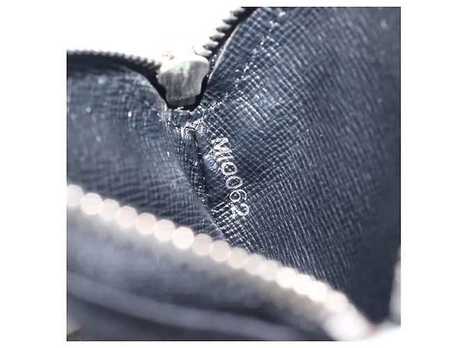 LOUIS VUITTON Monogram Satin Comte de Fe Porte Monnaie Ron M92272 Auth SW2689 Preto Monograma - vista 12