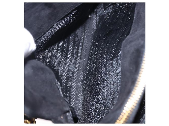 Borsa a tracolla con catena PRADA in camoscio nero e oro Auth yk20760V D'oro - vista 21