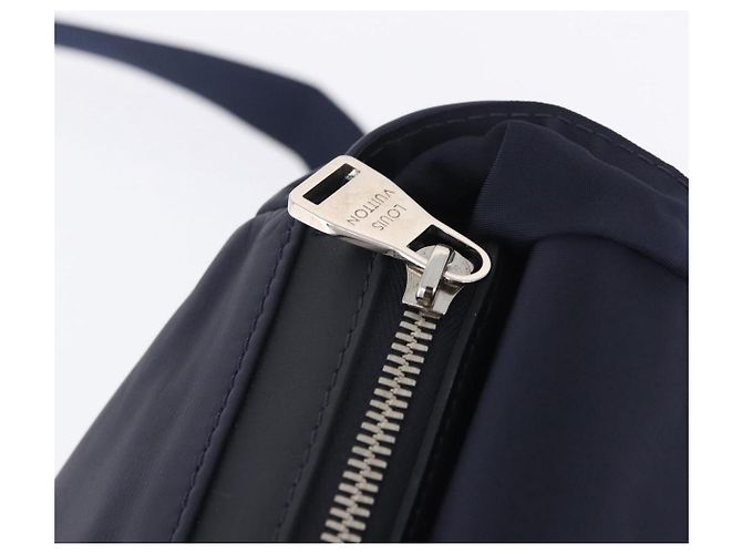 LOUIS VUITTON LV Cup V Line Cross Bag Leather Navy Silver M50443 LV Auth ka5969A Silber Marineblau - Ansicht 10