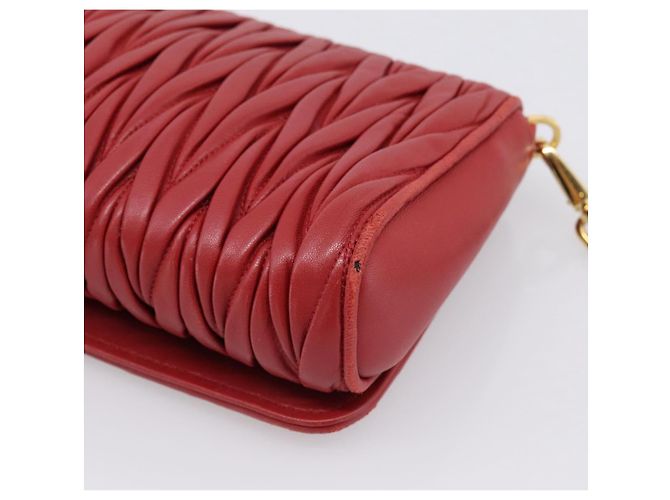 Borsa a tracolla Miu Miu Matelassé in pelle rossa e oro Auth 201956 Rosso D'oro - vista 15