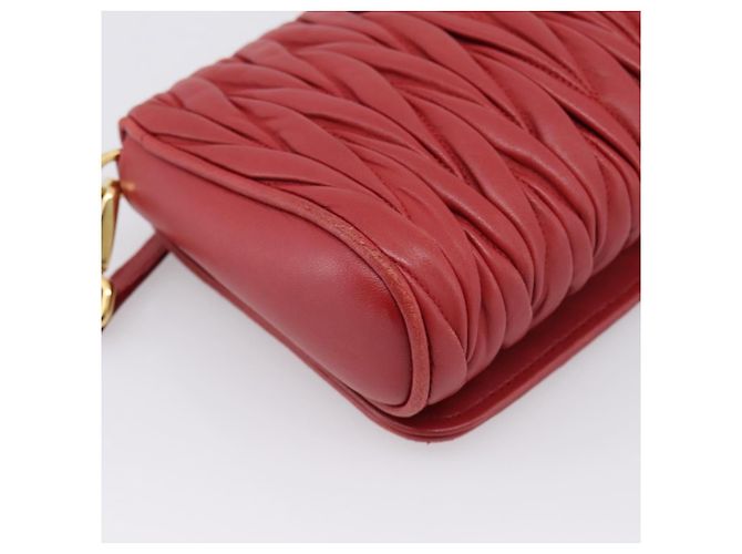 Borsa a tracolla Miu Miu Matelassé in pelle rossa e oro Auth 201956 Rosso D'oro - vista 16