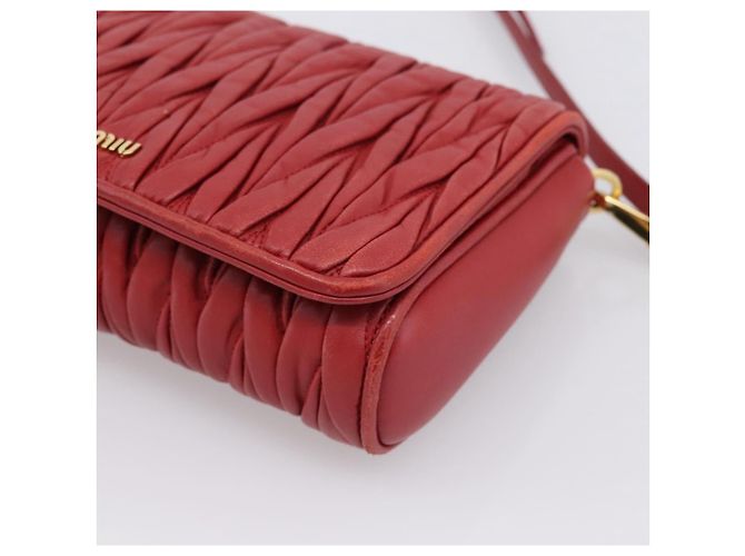 Borsa a tracolla Miu Miu Matelassé in pelle rossa e oro Auth 201956 Rosso D'oro - vista 9