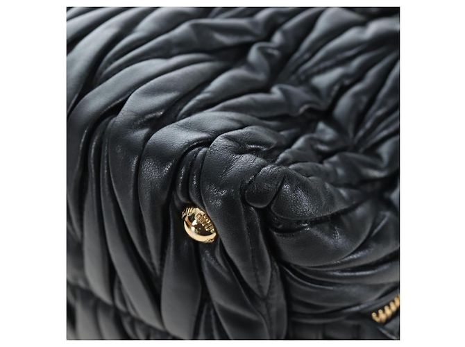 Borsa a mano Miu Miu Matelassé in pelle 2way Nero Oro Auth am12563V D'oro - vista 17